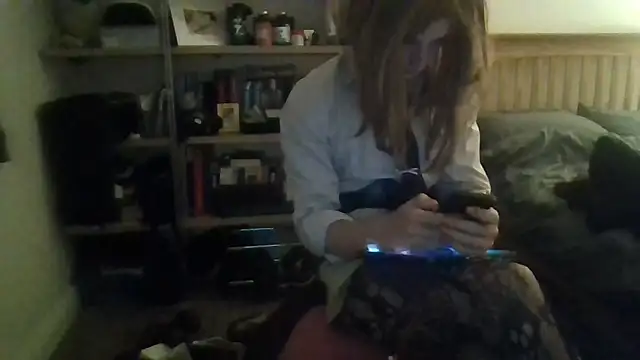 Snapshot of Gabriella_x21 chatting on June 2026 11:05:02 PM Gabriella x21 online show from June 2026 11:05:02 PM