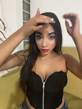 Snapshot of BellaRicciX_X chatting on May 2026 11:36:01 PM BellaRicciX X online show from May 2026 11:36:01 PM