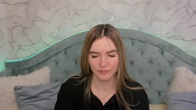 Snapshot of RoxyReignn chatting on May 2026 10:54:01 PM RoxyReignn online show from May 2026 10:54:01 PM