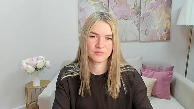 RoxyReignn online show from July 2026 09:41:01 PM