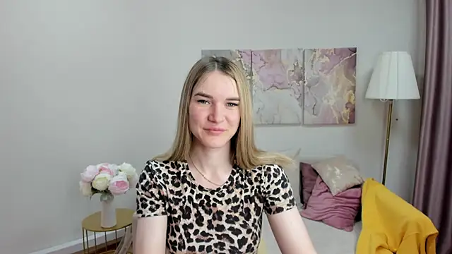 Snapshot of RoxyReignn chatting on May 2026 10:15:01 PM RoxyReignn online show from May 2026 10:15:01 PM