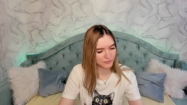 Snapshot of RoxyReignn chatting on May 2026 11:34:02 PM RoxyReignn online show from May 2026 11:34:02 PM