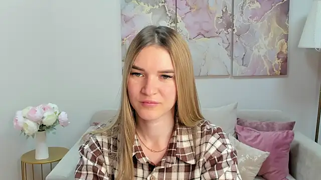 RoxyReignn online show from June 2026 09:34:01 PM