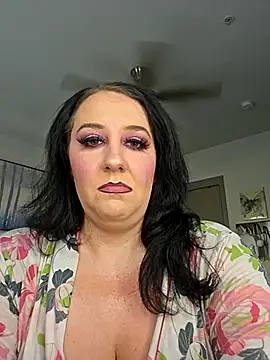 Snapshot of CreamVixen chatting on May 2026 03:00:01 PM CreamVixen online show from May 2026 03:00:01 PM