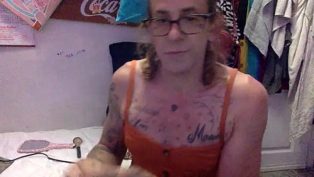 VanillaSnowcones online show from May 2026 01:13:02 AM