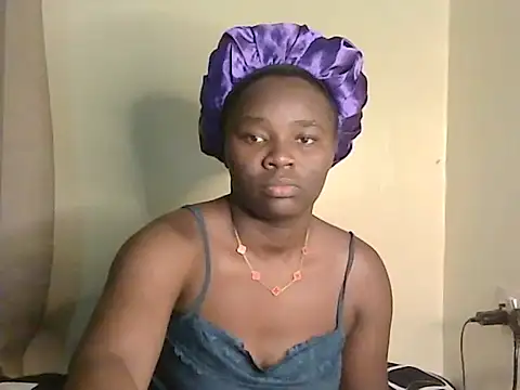 Snapshot of roziebeauty chatting on June 2026 02:31:01 AM roziebeauty online show from June 2026 02:31:01 AM
