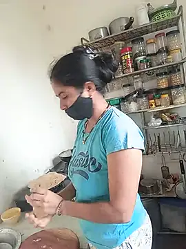 Snapshot of sakshi_moni chatting on June 2026 05:12:01 AM sakshi moni online show from June 2026 05:12:01 AM