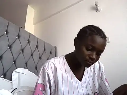 Snapshot of Hotgirl_2005 chatting on July 2026 06:30:02 AM Hotgirl 2005 online show from July 2026 06:30:02 AM