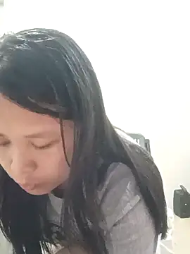 Snapshot of qiyan--mei chatting on May 2026 02:01:01 PM qiyan--mei online show from May 2026 02:01:01 PM