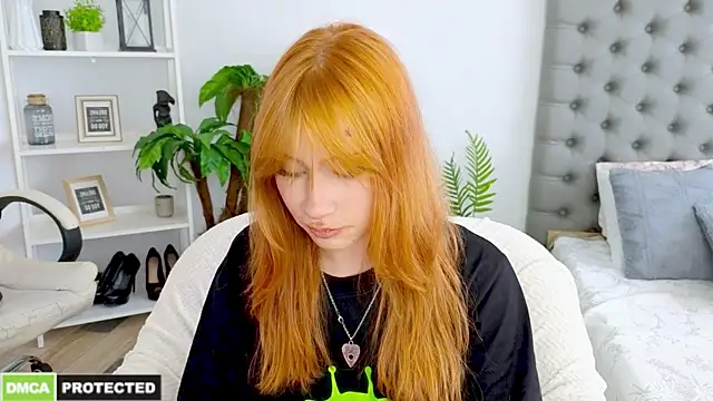 Snapshot of Fleur_Fox chatting on July 2026 09:28:01 AM Fleur Fox online show from July 2026 09:28:01 AM