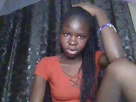Snapshot of small_diva chatting on May 2026 07:52:02 PM small diva online show from May 2026 07:52:02 PM