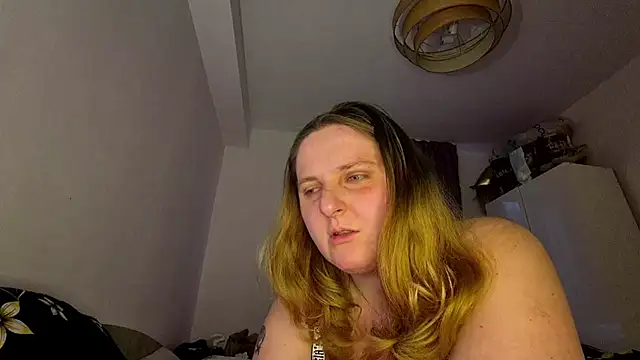 Snapshot of JessicaBake chatting on June 2026 05:00:02 PM JessicaBake online show from June 2026 05:00:02 PM