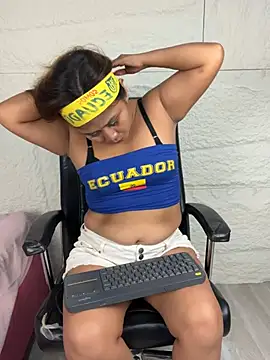 LyraMilano online show from June 2026 12:54:02 PM