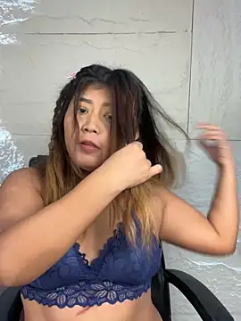 LyraMilano online show from June 2026 12:39:02 PM