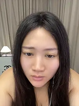 Snapshot of Luckysisi-s chatting on June 2026 02:33:02 PM Luckysisi-s online show from June 2026 02:33:02 PM