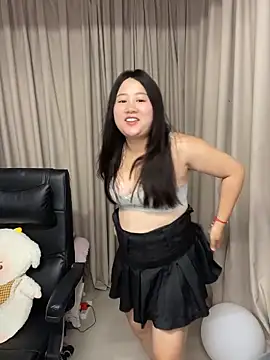 Snapshot of Luckysisi-s chatting on June 2026 02:17:02 AM Luckysisi-s online show from June 2026 02:17:02 AM