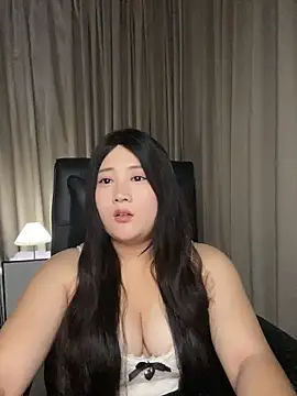 Luckysisi-s online show from May 2026 01:28:01 PM