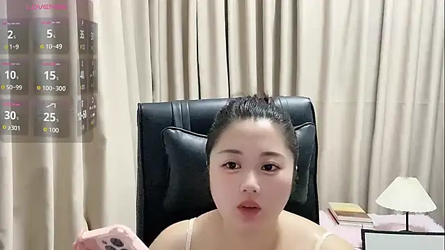 Snapshot of Luckysisi-s chatting on June 2026 03:37:01 AM Luckysisi-s online show from June 2026 03:37:01 AM