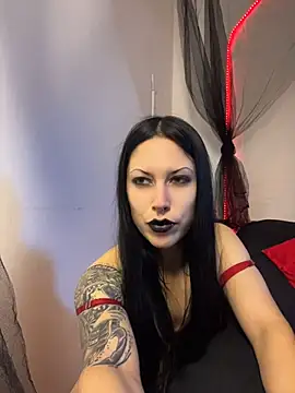 LivKristine online show from June 2026 07:41:01 PM