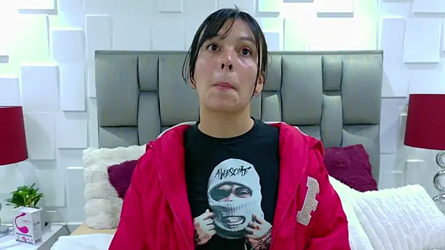 Snapshot of ValerieNoir_ chatting on May 2026 12:00:02 PM ValerieNoir online show from May 2026 12:00:02 PM