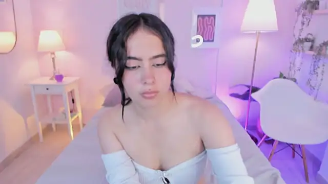 Kimdyy  online show from June 2026 07:33:01 PM