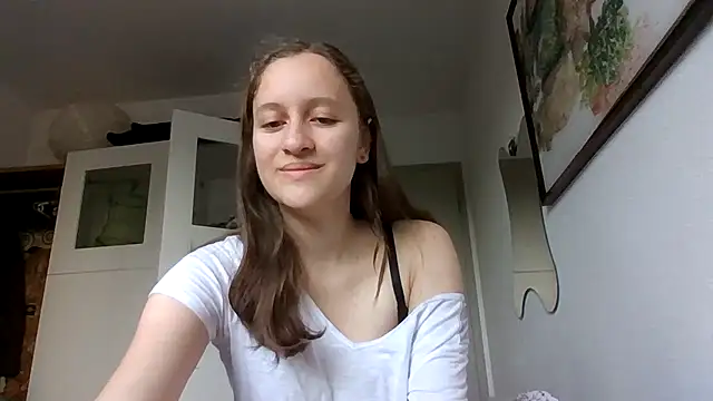 Snapshot of SoftieSophie chatting on June 2026 04:06:02 AM SoftieSophie online show from June 2026 04:06:02 AM