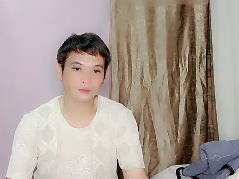 Snapshot of george4u8899 chatting on May 2026 01:17:01 PM george4u8899 online show from May 2026 01:17:01 PM
