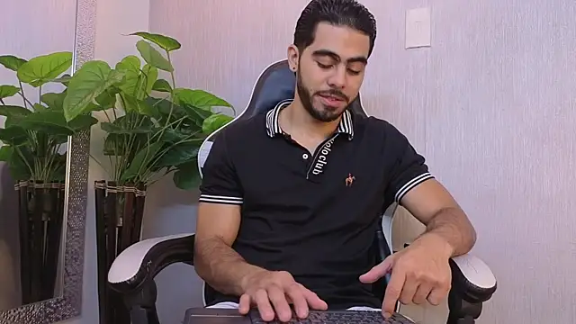 Snapshot of Jadiel_Stone chatting on July 2026 12:40:01 PM Jadiel Stone online show from July 2026 12:40:01 PM