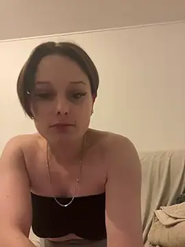 Quenn667 online show from May 2026 08:20:02 PM