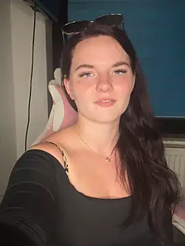 SecretSarah online show from June 2026 04:40:01 PM
