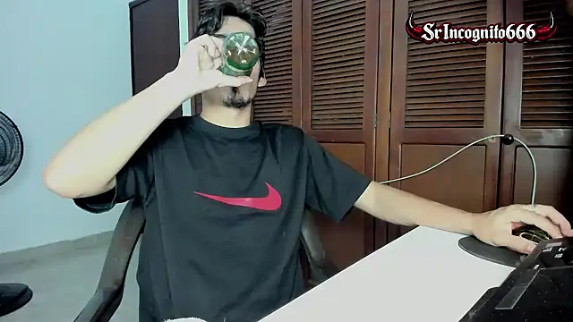 Snapshot of SrIncognito666 chatting on July 2026 10:05:01 PM SrIncognito666 online show from July 2026 10:05:01 PM
