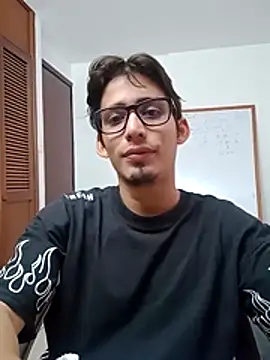Snapshot of SrIncognito666 chatting on May 2026 06:02:01 PM SrIncognito666 online show from May 2026 06:02:01 PM