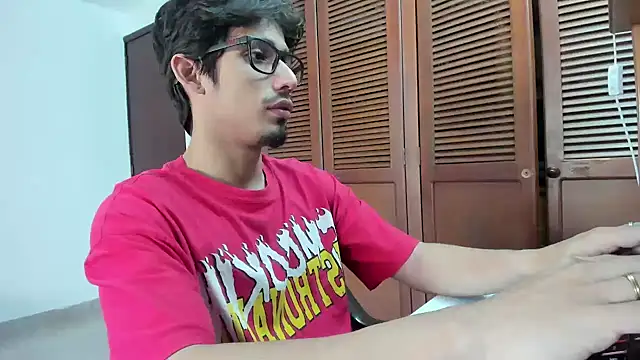Snapshot of SrIncognito666 chatting on June 2026 12:11:02 PM SrIncognito666 online show from June 2026 12:11:02 PM