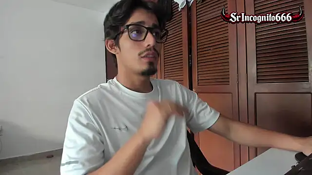 Snapshot of SrIncognito666 chatting on July 2026 12:21:02 PM SrIncognito666 online show from July 2026 12:21:02 PM