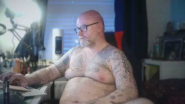 Tattooed Dilf 01 online show from May 2026 09:02:01 PM