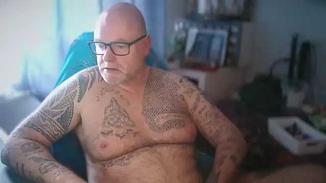 Tattooed Dilf 01 online show from May 2026 08:53:02 AM