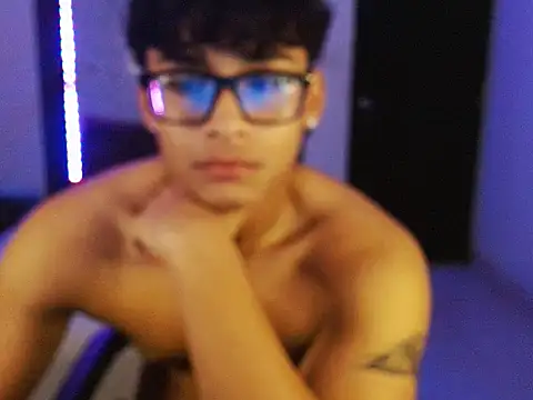 Snapshot of Mr_yisuzz chatting on May 2026 11:08:01 AM Mr yisuzz online show from May 2026 11:08:01 AM