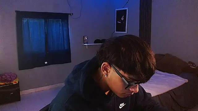 Snapshot of Mr_yisuzz chatting on July 2026 11:43:01 AM Mr yisuzz online show from July 2026 11:43:01 AM