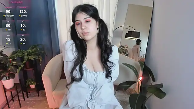 Lyra Skye  online show from June 2026 06:25:01 AM