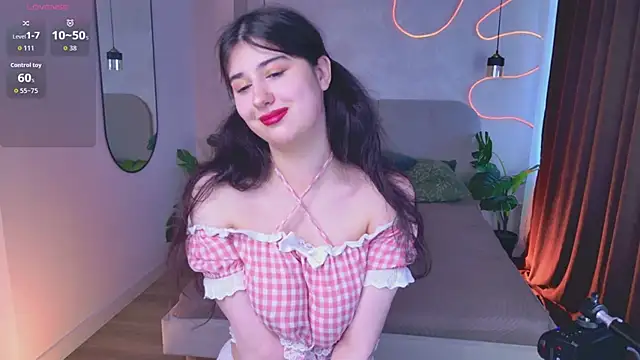 Lyra Skye  online show from May 2026 06:55:01 AM