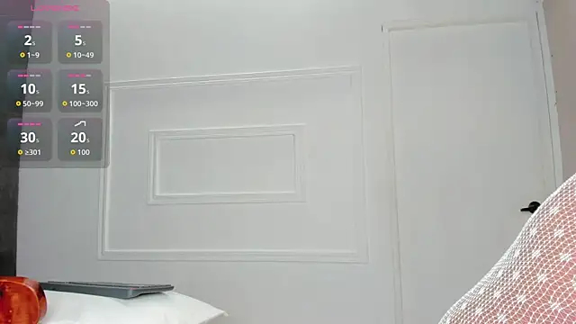 Snapshot of emmaalennox__ chatting on May 2026 07:19:02 PM emmaalennox online show from May 2026 07:19:02 PM