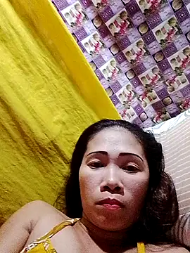 hotmom lyn online show from May 2026 01:39:02 PM