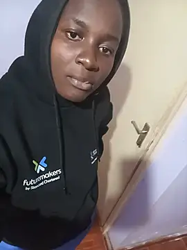 Ebonylouisa online show from May 2026 06:25:01 PM