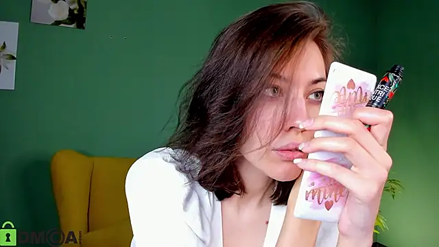 eva sicret online show from May 2026 04:41:02 AM