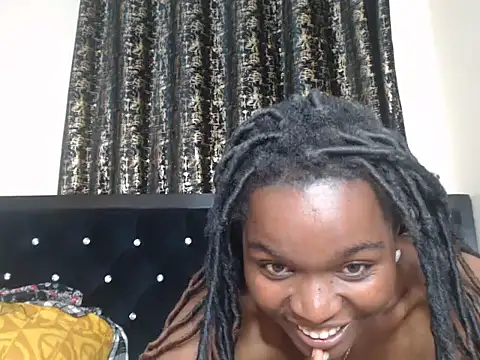 Snapshot of ebonyempress25 chatting on June 2026 04:21:01 AM ebonyempress25 online show from June 2026 04:21:01 AM
