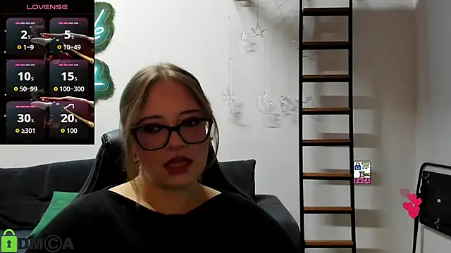 Snapshot of JuliNy_x chatting on June 2026 02:33:01 PM JuliNy x online show from June 2026 02:33:01 PM