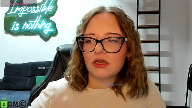 JuliNy x online show from May 2026 01:17:01 PM