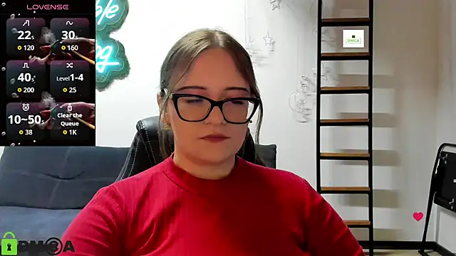 Snapshot of JuliNy_x chatting on June 2026 01:33:02 PM JuliNy x online show from June 2026 01:33:02 PM