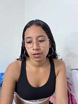 Snapshot of Violetlove_ chatting on June 2026 08:57:01 AM Violetlove online show from June 2026 08:57:01 AM