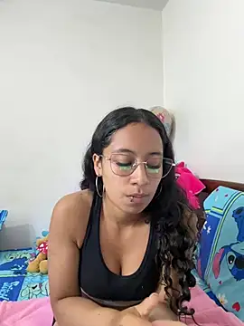 Snapshot of Violetlove_ chatting on July 2026 09:08:01 AM Violetlove online show from July 2026 09:08:01 AM